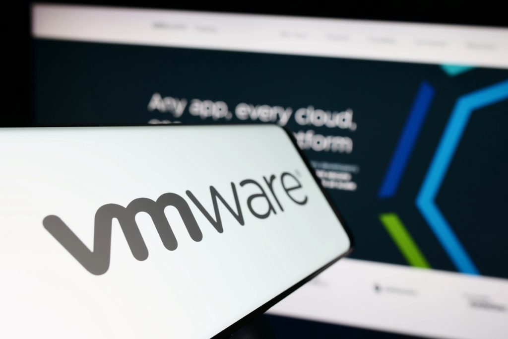 VMware lança atualização para corrigir falhas críticas no Aria VmWare